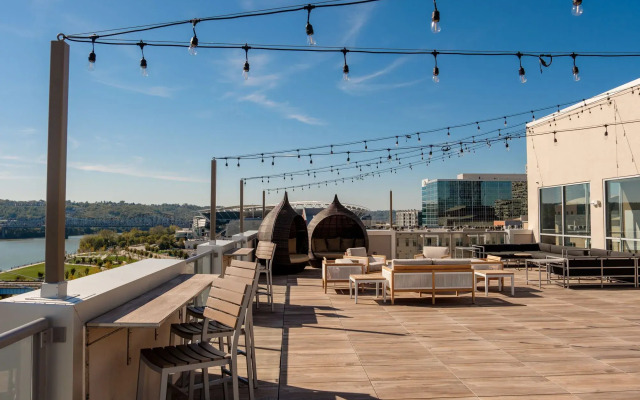 AC Hotel by Marriott Cincinnati at The Banks