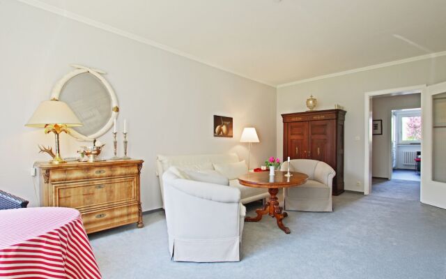 Private Apartment Moulineauxplatz