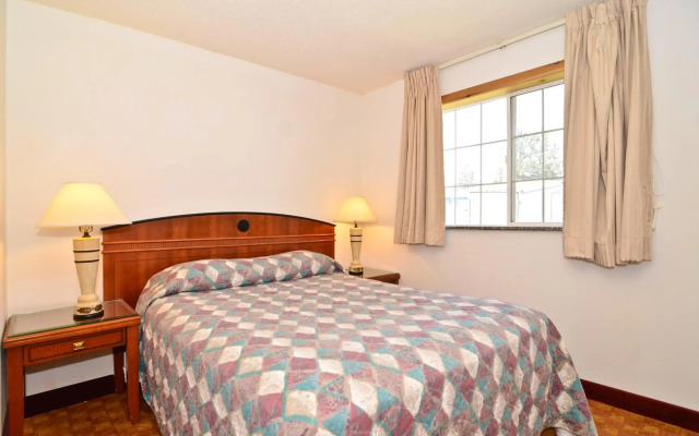 Econo Lodge Inn & Suites Madras