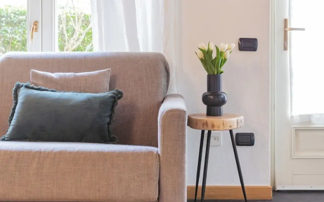 Vico Garden-203 by Rent all Como