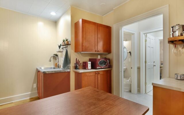 Downtown Galena Spacious Apartment 2 Bedroom Apts