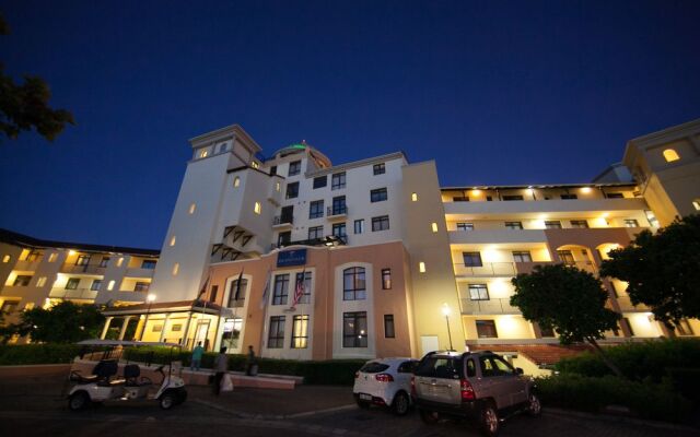 Island Club Hotel & Apartments