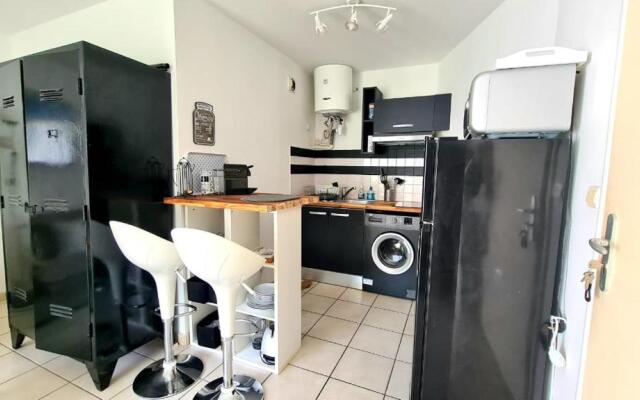 Nouveau ! Studio meublé, moderne, idéalement situé