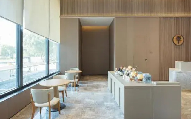 Seasons Hotel (Yancheng century avenue Yongning Automobile City Branch)