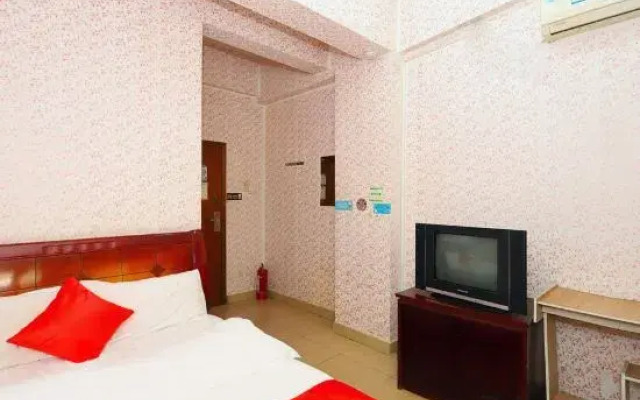 Sunshine Holiday Hotel