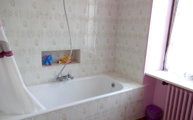 House With 5 Bedrooms in Robiac-rochessadoule, With Enclosed Garden