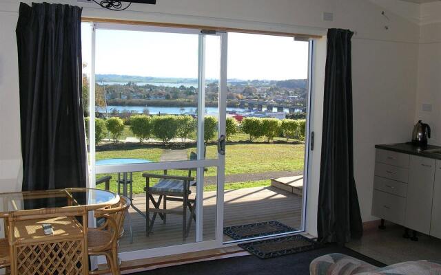 Manor Views