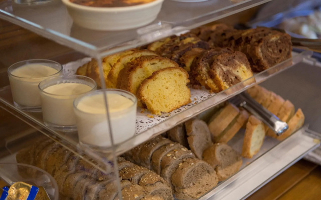 Ionian Plaza Hotel & Spa