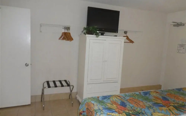 Atlantica I #502 - 1 Br condo by RedAwning