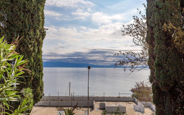 Beautiful Apartment in Icici With Wifi and 1 Bedrooms