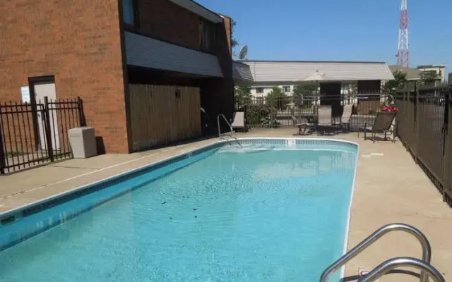 Super 8 Beachwood Cleveland Area