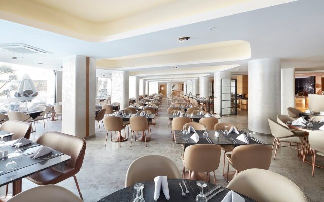 Lalila Blue Suites