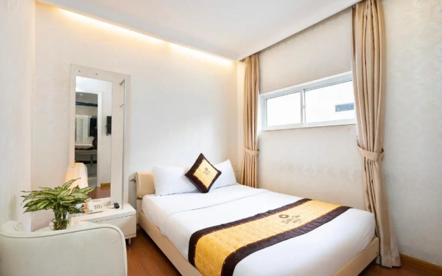 Golden Star Hotel - 60 Le Thanh Ton