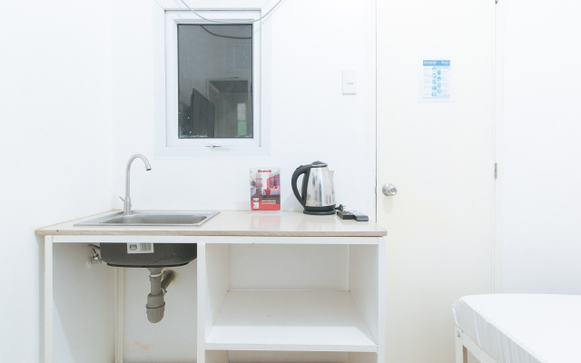 RedDoorz Hostel @ BigPat Dormitory Pasay - Quarantine Hotel