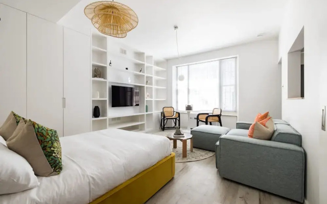 Light-filled Studio With AC - Earl s Court