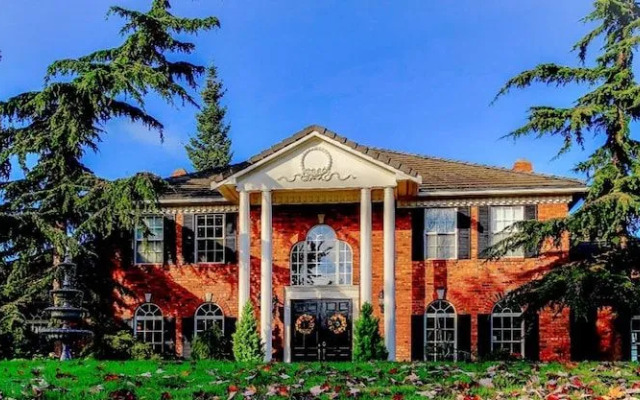 Sea Mist Waterfront Inn