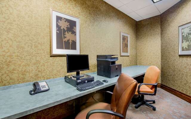 La Quinta Inn & Suites by Wyndham Bel Air/I-95 Exit 77A