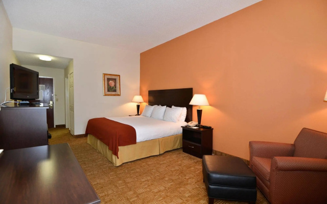 Holiday Inn Express Hiram Dallas Area