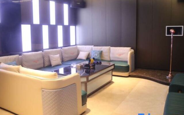 Huancheng Caston Hotel