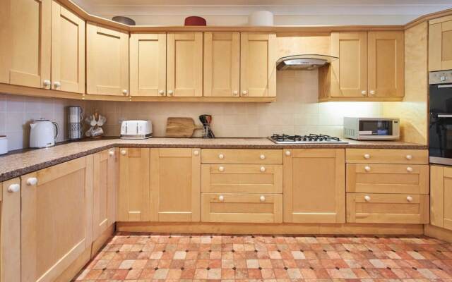 Host Stay Hide Hill Apartment B