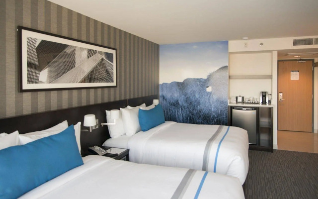 The Grand Winnipeg Airport Hotel by Lakeview