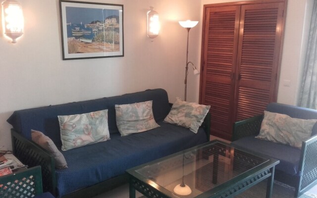 Inviting Duplex 1-bed Apartment in Albufeira Town