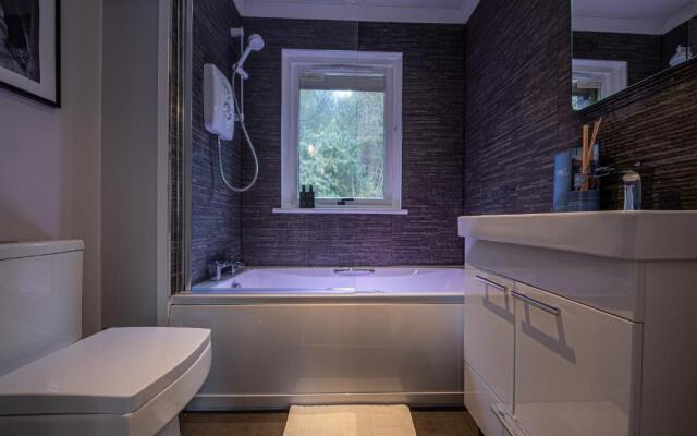 Modern 2 Bedroom House