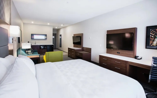 Holiday Inn Hotel & Suites Calgary South Conference Ctr