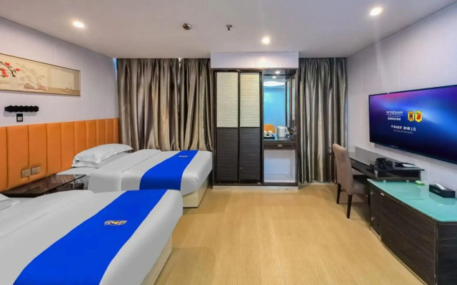 Super 8 Hotel (Fuzhou Changle Shiyang Subway Station)