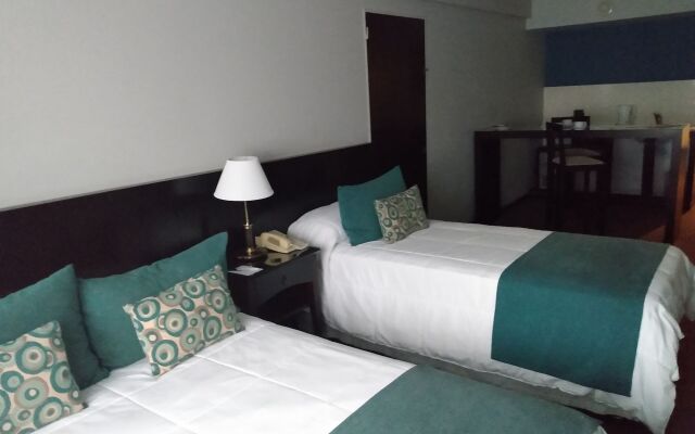 Plaza Real Suites Hotel