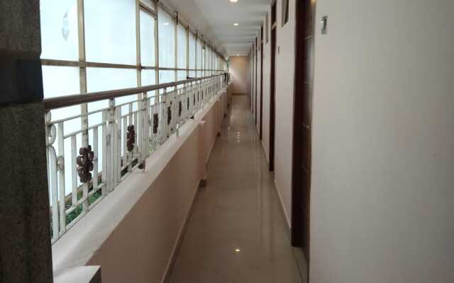 i-ROOMZ Sri Sai Comforts