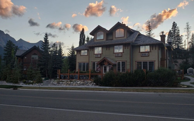 Creekside Villa