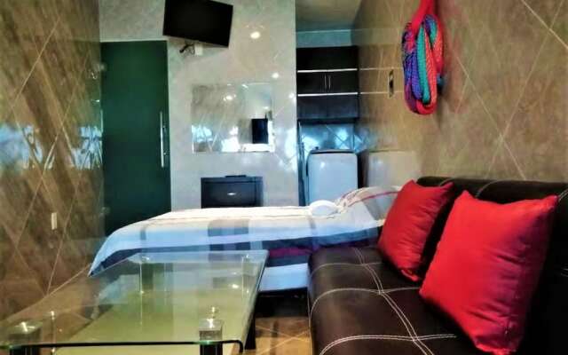 Kaeli's Caribbean Studios