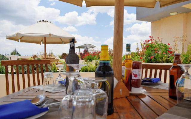 Peaks Hotel Limited