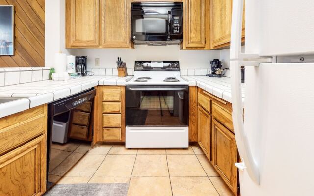 Aspen Creek Shared Amenities - Near Hiking!