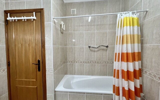 Quarteira Elegant With Pool by Homing