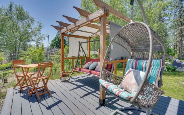Nine Mile Falls Hideaway: Scenic Retreat on River