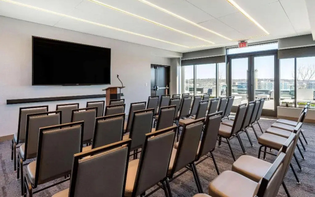 Cambria Hotel Washington D.C. Navy Yard Riverfront