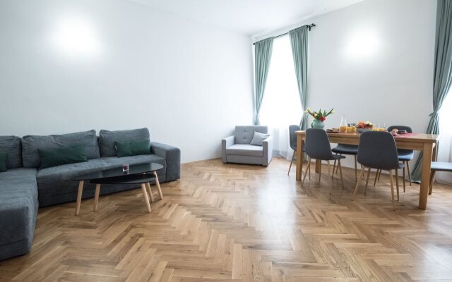 White Swan Boutique Apartments