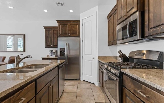 Narrow's Gateway 4 Bedroom Townhouse