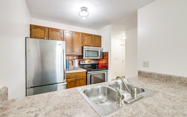 Lakefront Port Clinton Condo w/ Boat Dock & Slip!