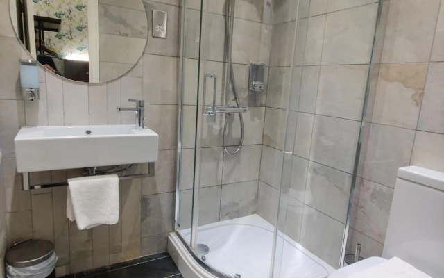 Chelsea House Hotel