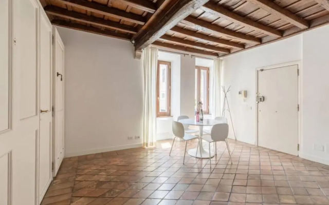 iFlat Navona Bright Studio