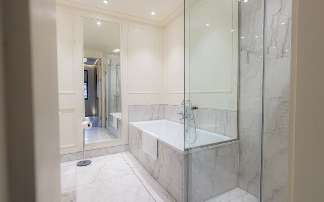 Five Bedroom Near Camden Arts Centre by Bevilla