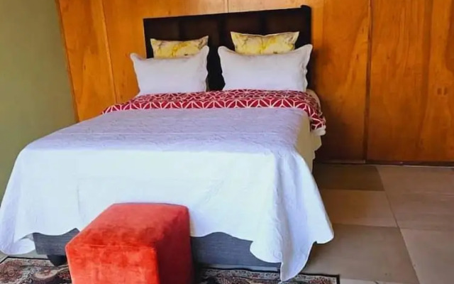 Golden gate guesthouse 0787391431