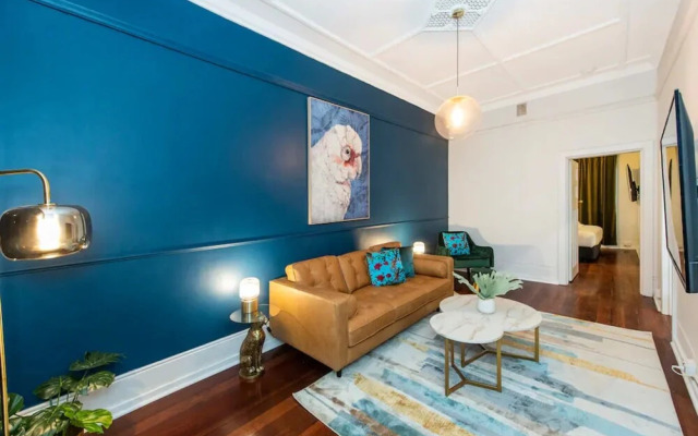 The 1920s 'flora' Suite