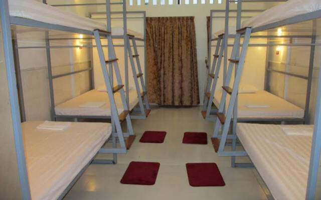 Tuk Tuk Hostel & Café