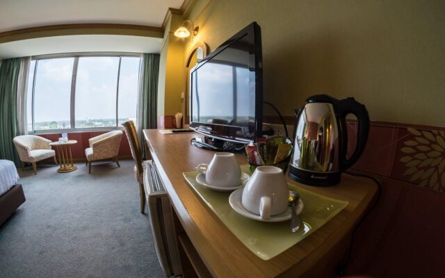 Chaisaeng Palace Hotel