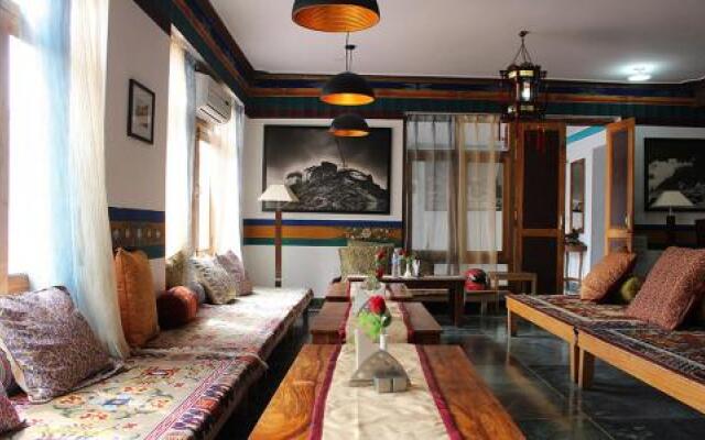 Oriental Hotel & Guest House