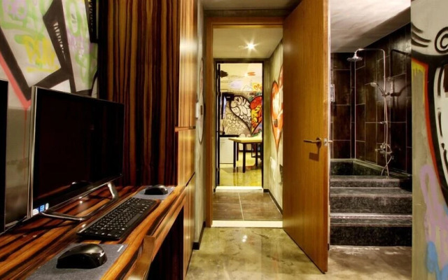 Rich Diamond Hotel